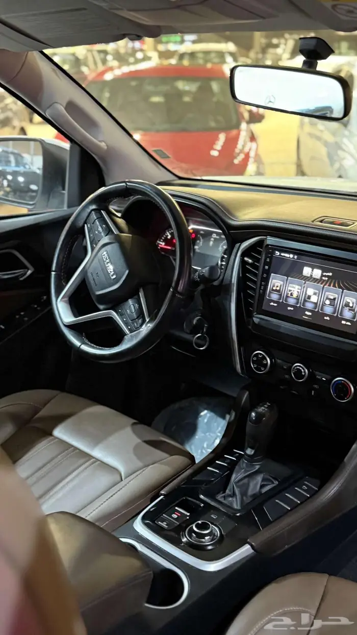 ايسوزو MUX Full 2024 لون أبيض 5