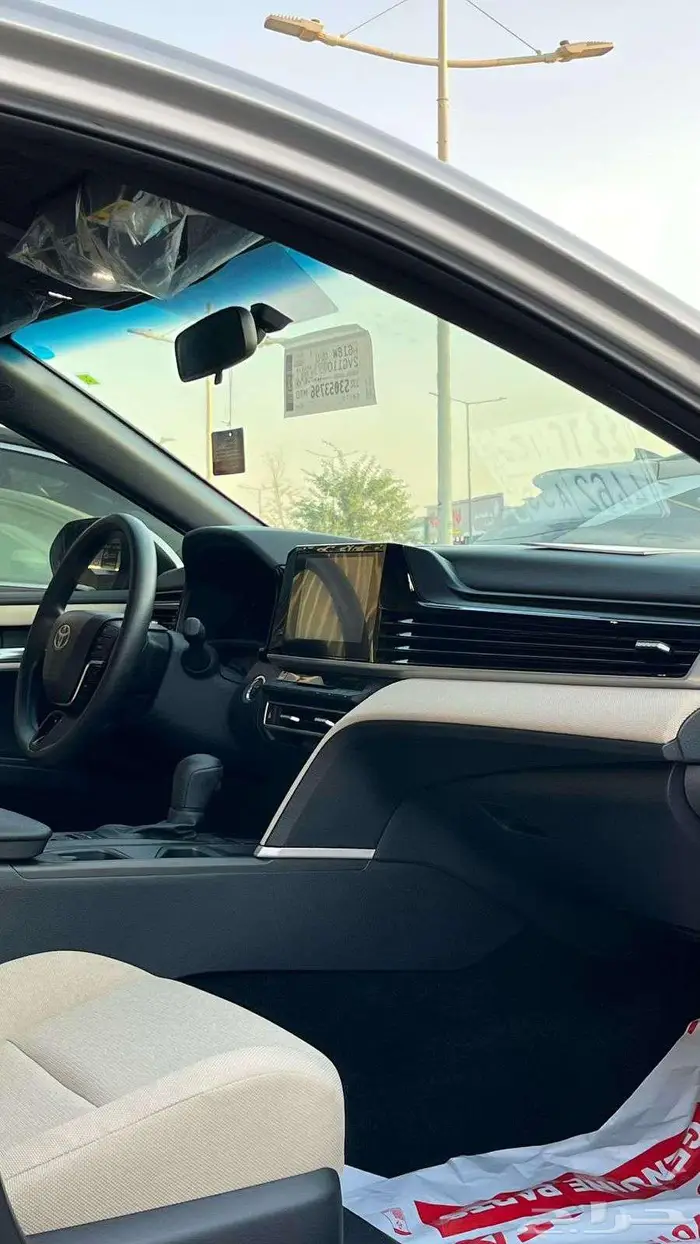 تويوتا كامري E 2025 هايبرد كاش استلام فوري 9