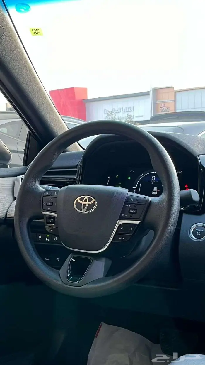 تويوتا كامري e هايبرد 2025 كاش استلام فوري 12