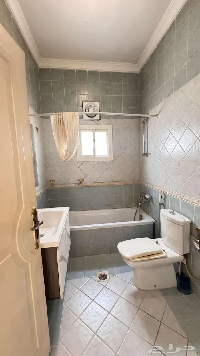 شقة خمس غرف للايجار السنوي في جدة حي المروة 8