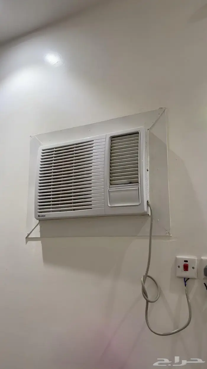 دولاب ملابس مع تسريحه ومكيف 1