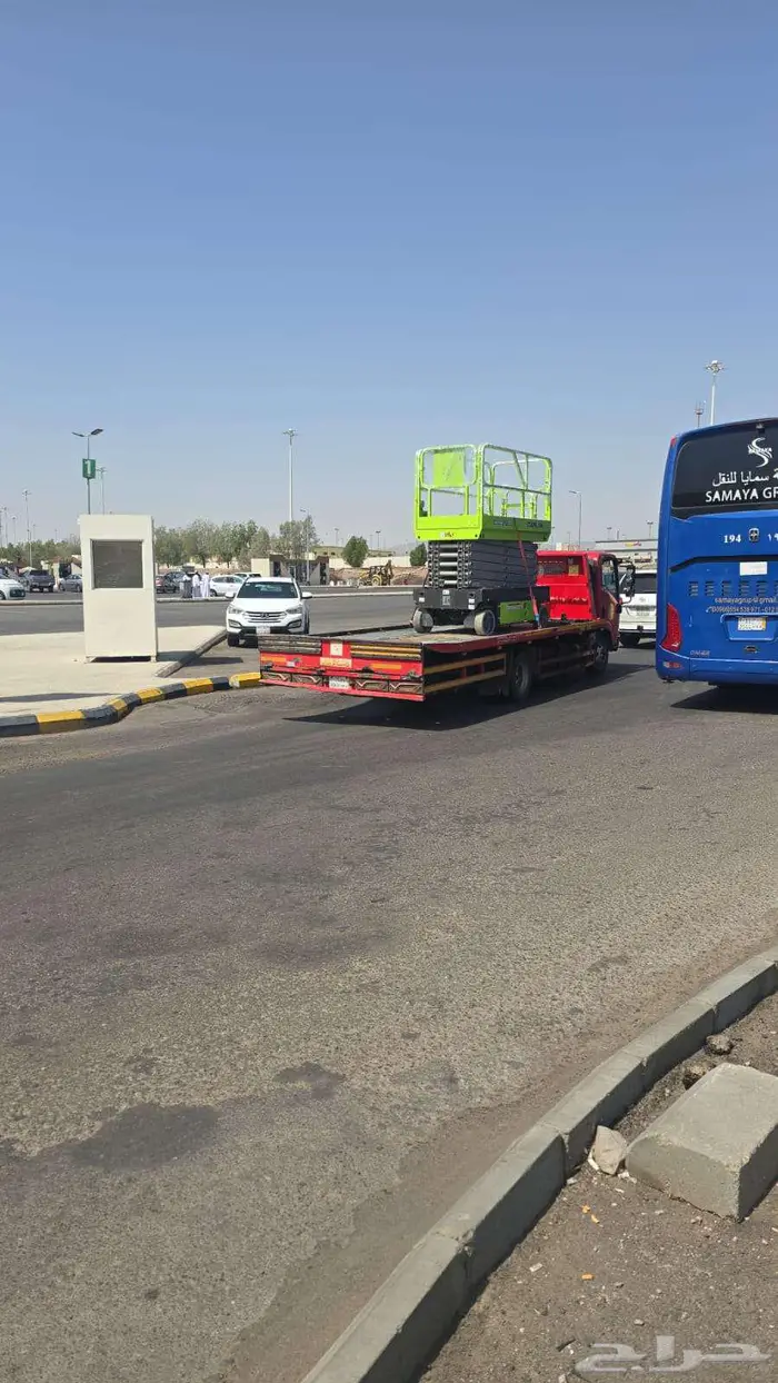 Scissor lift for rent سيزر لفت للايجار الشهري واليومي 1