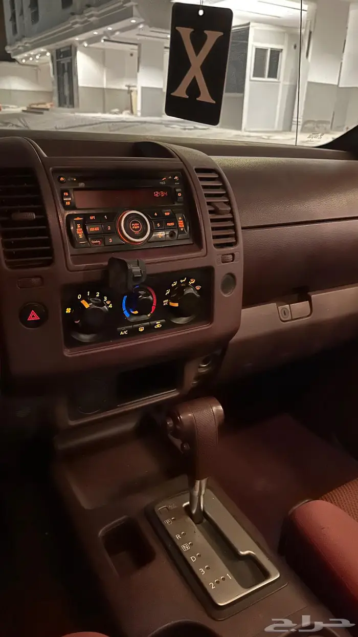 نيسان نيفارا موديل 2010 9