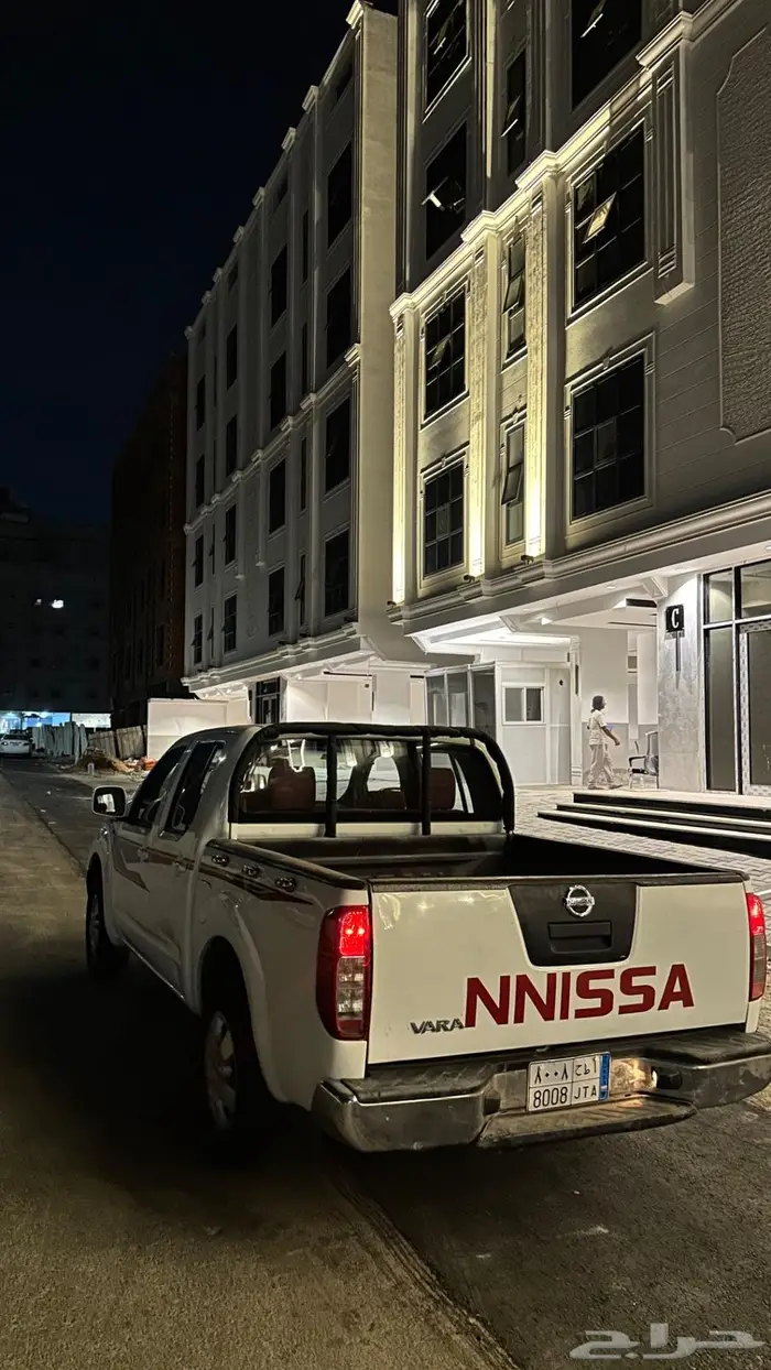 نيسان نيفارا موديل 2010 5