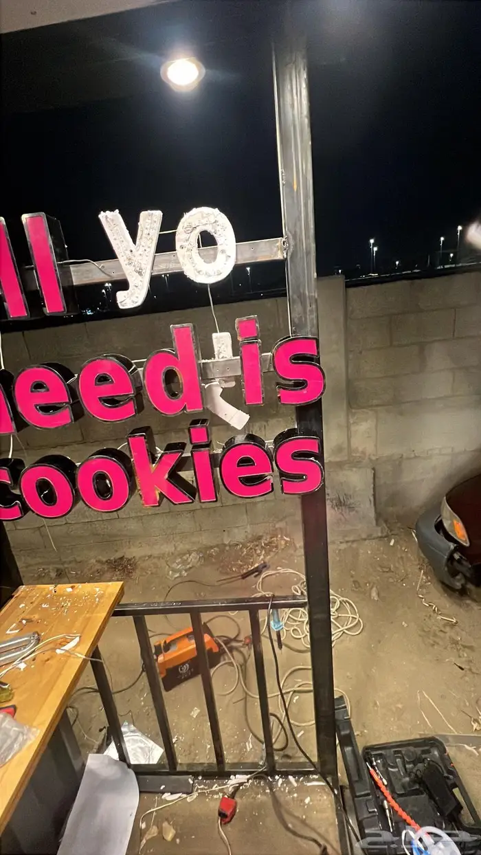 دعايه واعلان حروف نيون اكريلك 1