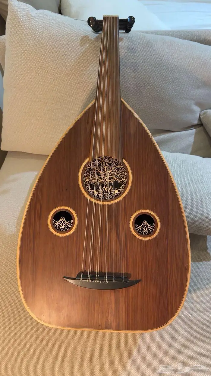 عود من صناعة رزين 0
