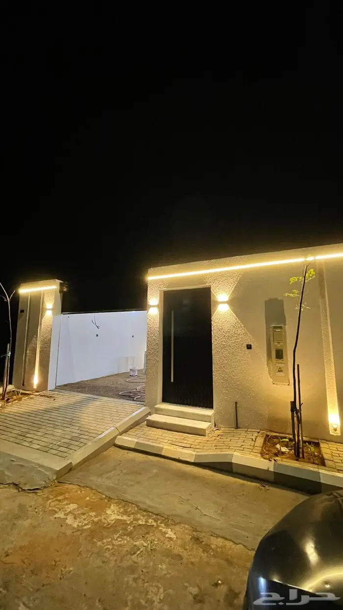 للايجار استراحتين عزاب جديده في مخطط لولوة الخزامى 11