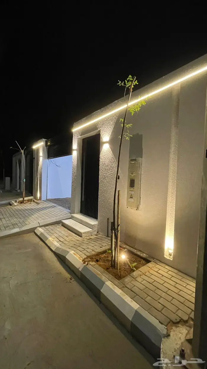 للايجار استراحتين عزاب جديده في مخطط لولوة الخزامى 12