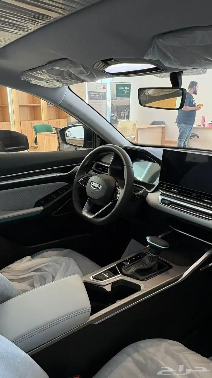 جيلي اميقراند 2025 فل بسعر حصري 3