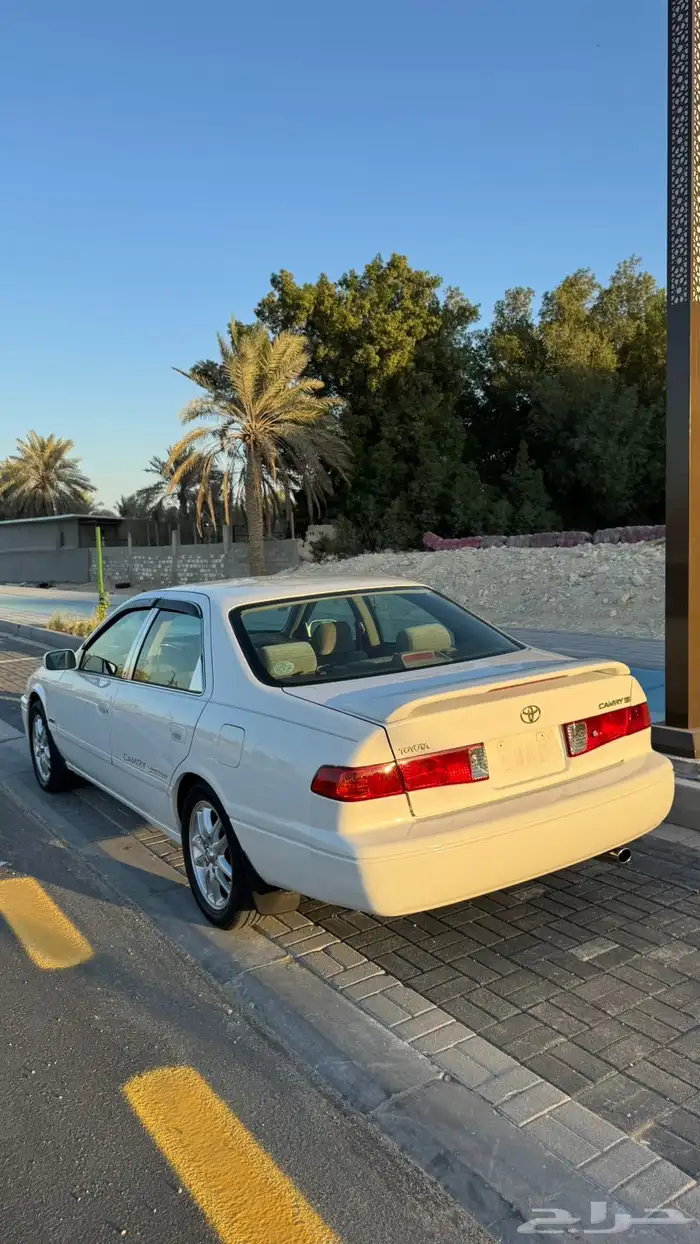 كامري للبيع مديل 2000 2