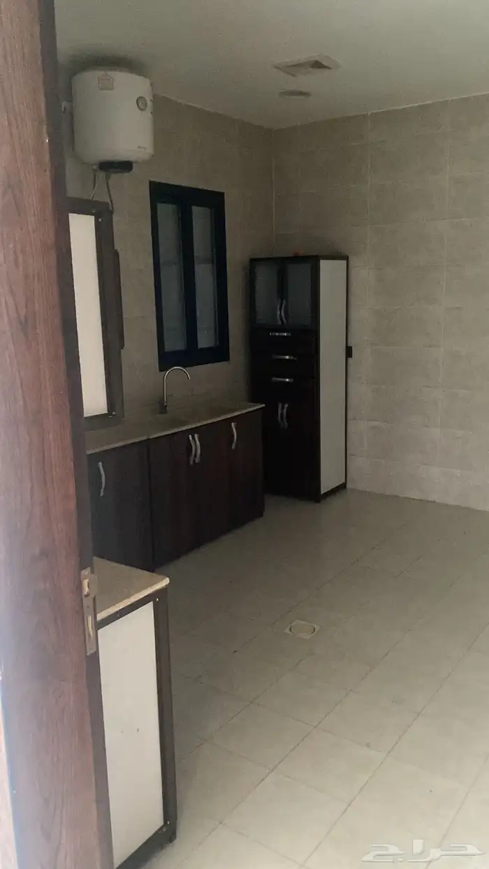 شقه للايجار بالدمام بحي النور ارضيه بكراج 0