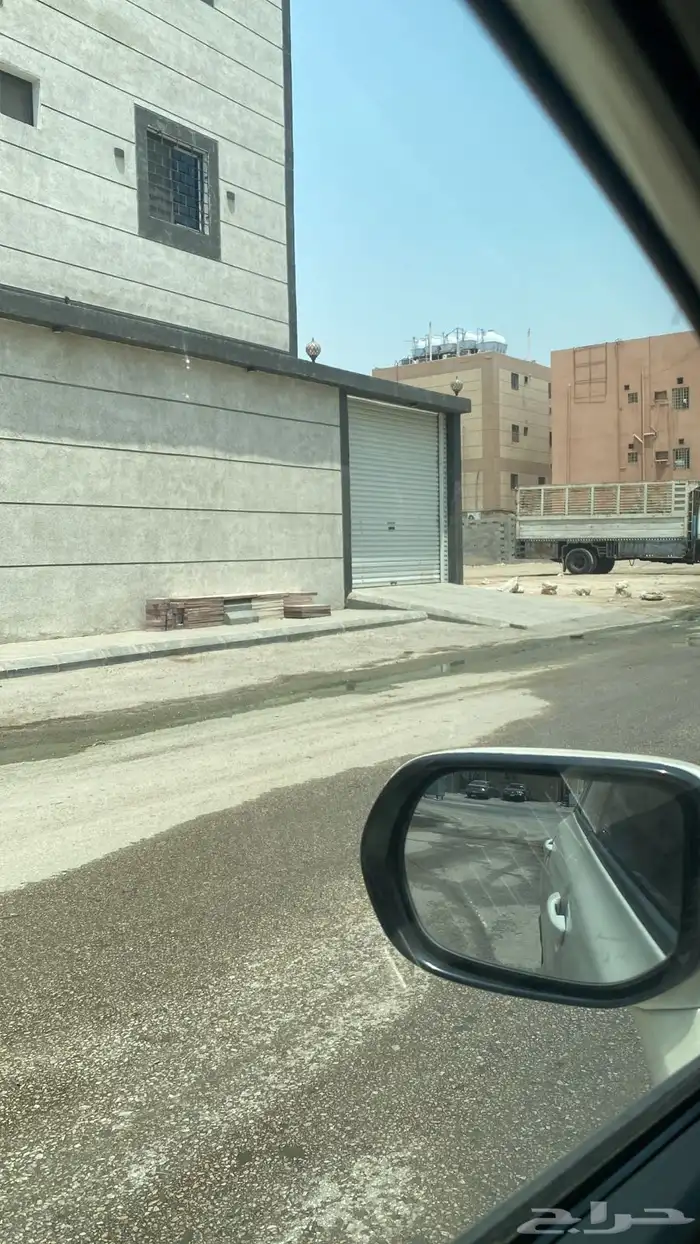 شقه للايجار بالدمام بحي النور ارضيه بكراج 5