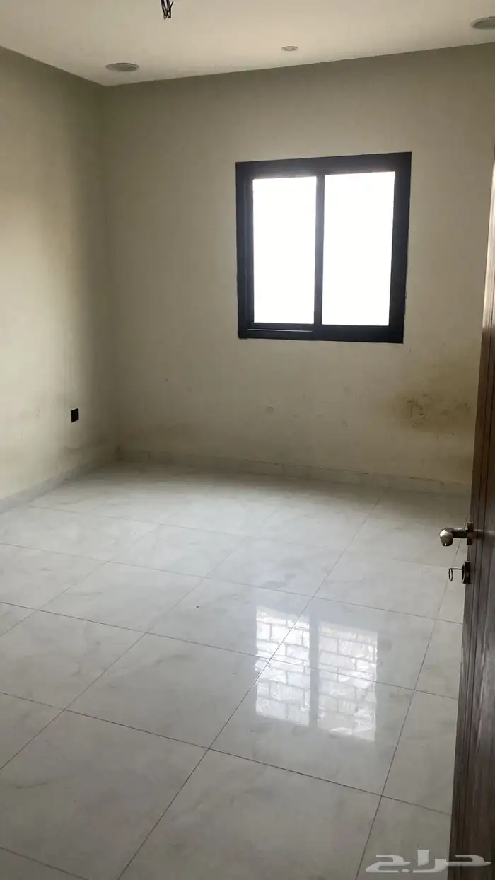 شقه للايجار بالدمام بحي النور ارضيه بكراج 1