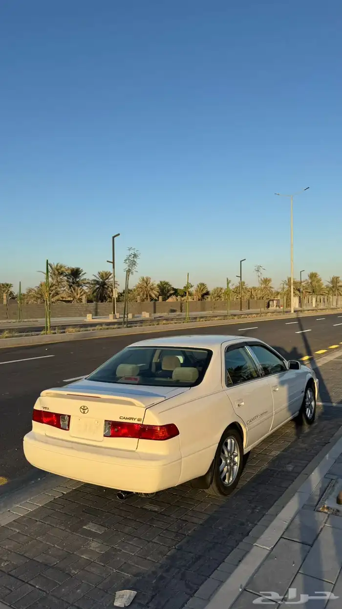 كامري للبيع مديل 2000 1