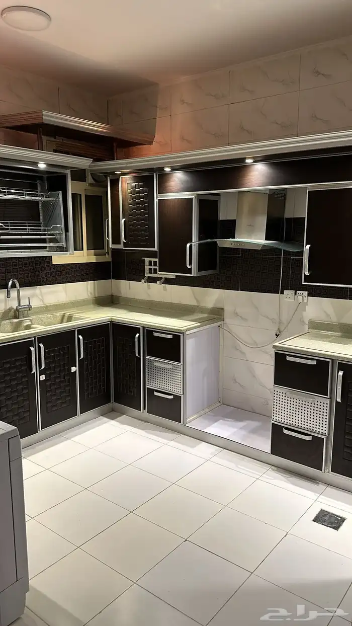 شقة كبيرة حي الوادي مكيفات سبلت عوائل فقط 3