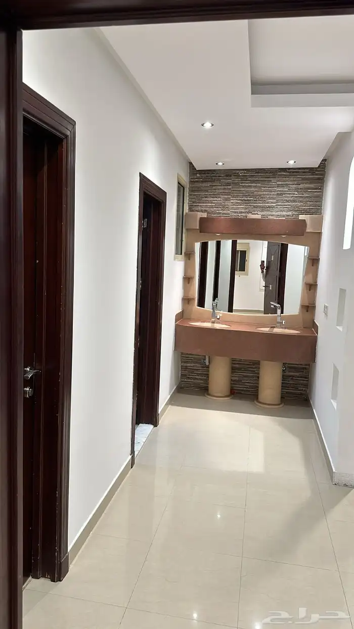 شقة كبيرة حي الوادي مكيفات سبلت عوائل فقط 1