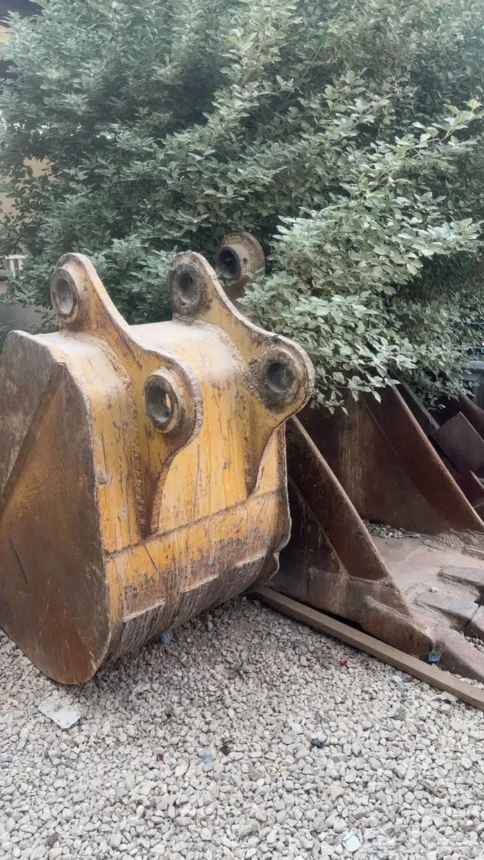 اثنين بكتات مقاس 80 واثنين عتله 0