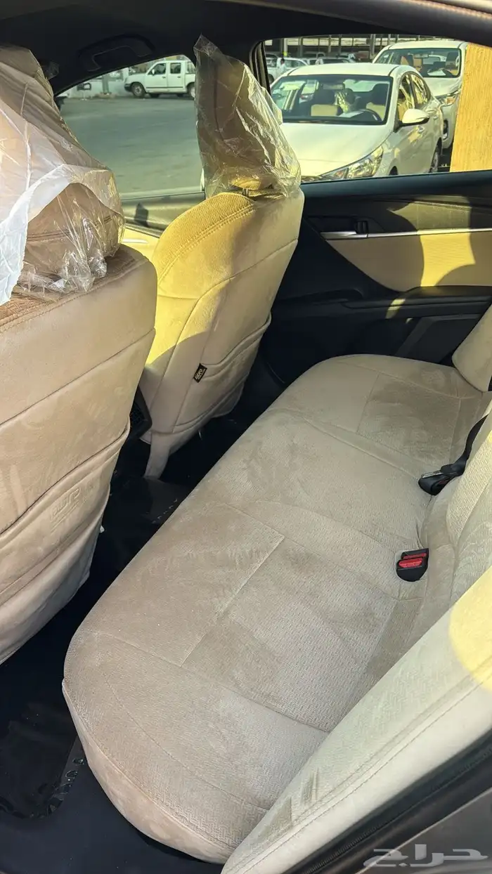 تويوتا كامري 2025 E بنزين سعودي عداد 20 الف اللون تيتانيوم 8