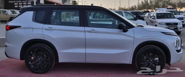 ميتسوبيشي اوتلاندر دبل نص فل و بلاك سام و ستاتدر 2025 سعودي 4