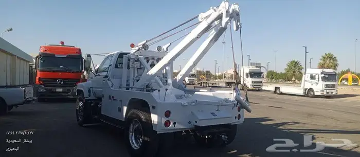 ونش علاقي لسحب جميع الشاحات والسيارات 0