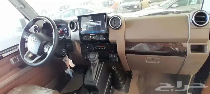 أقل سعر 255000 أسود ربع 5 أبواب ديزل سعودي 4