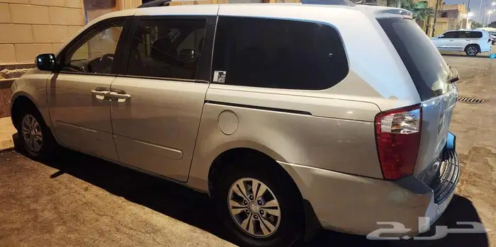 سيارة كيا كرنفال 2014 بحالة ممتازة (المالك الأول)-الرياض 0