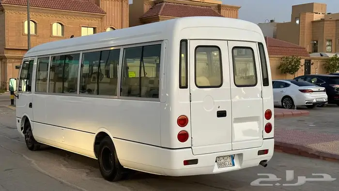 للبيع باص روزا 2013 ديزل مخزن 7