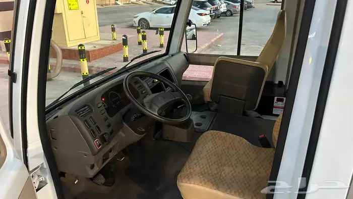 للبيع باص روزا 2013 ديزل مخزن 9