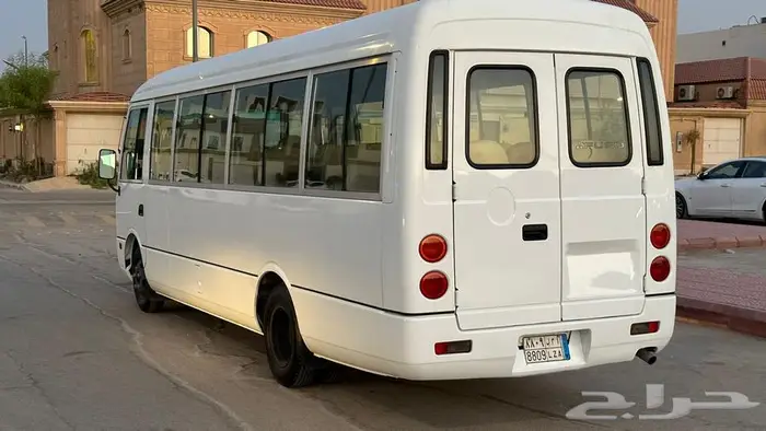 للبيع باص روزا 2013 ديزل مخزن 4