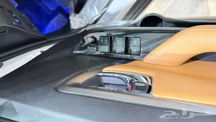 فورتشنر VX3 بنزين 6 سلندر فل كامل 2025 9