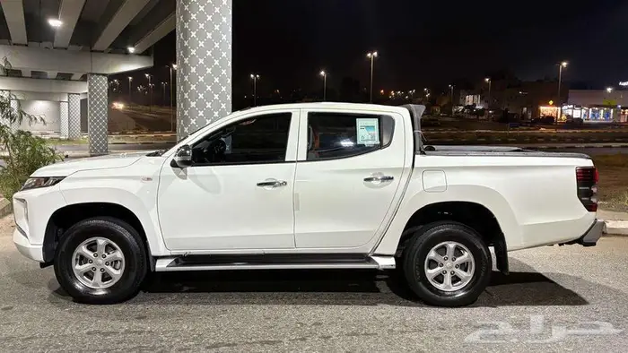 ميتسوبيشي L200 موديل 2022 ديزل اوتوماتيك دبل بحالة الوكالة 3