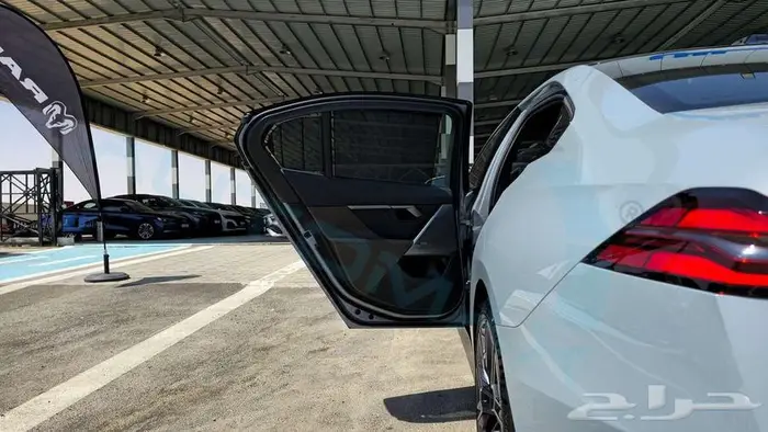 2026 BMW 5-SERIES 520i M 2.0T GCC 0Km مع ضمان الوكيل 26