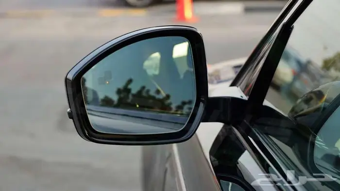 2025 لاند روفر رينج روفر فيلار P250 DYNAMIC SE اصفار 14