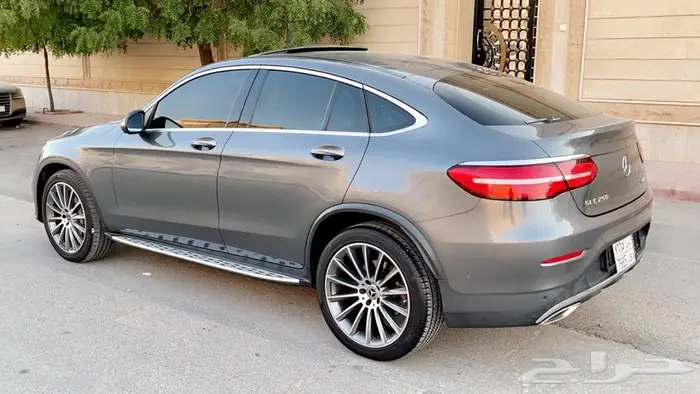 مرسيدس GLC250 AMG كوبيه نظيف جدا 12
