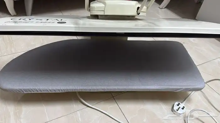 كاوية  ملابس للبيع شبه جديدة 2