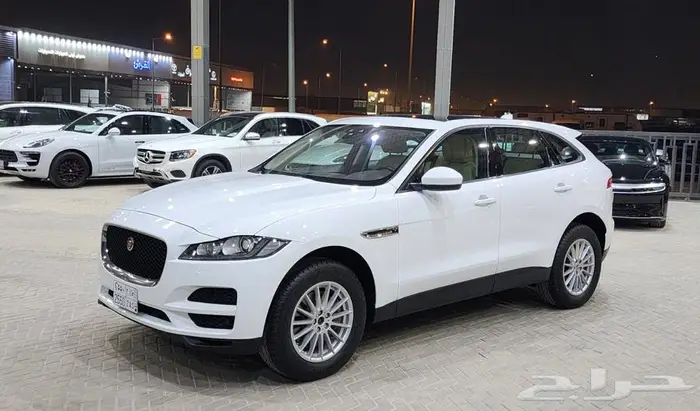 جاكور F Pace 2017 0