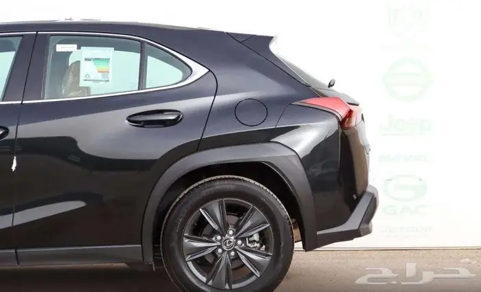 لكزس UX. 300.AHموديل 2024 9