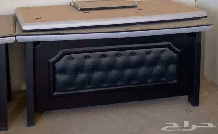 للبيع طاوله مكتب شبه جديده استخدام سنه 0