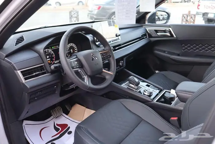 ميتسوبيشي اوتلاندر دبل نص فل و بلاك سام و ستاتدر 2025 سعودي 6