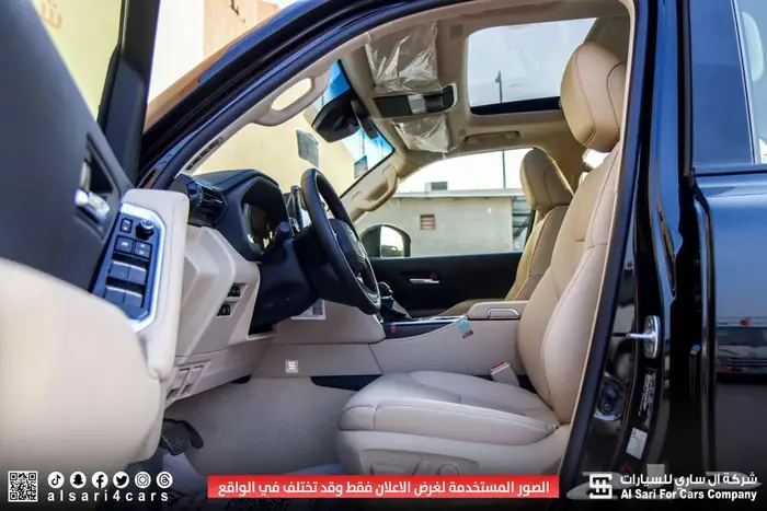 تويوتا لاند كروزر GXR L4 2025 31