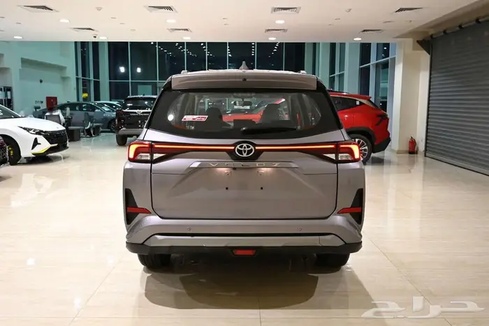 تويوتا فيلوز GLX بنزين 2025 9