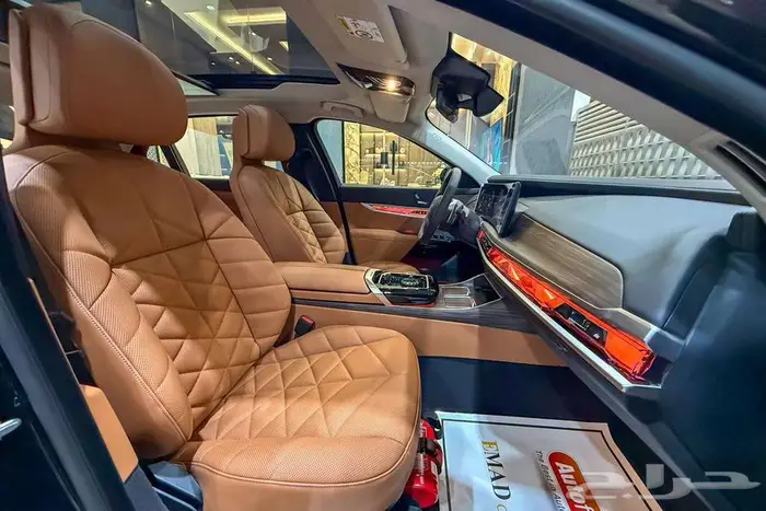 BMW 735i LAXURY 2026 اسود خليجي 5