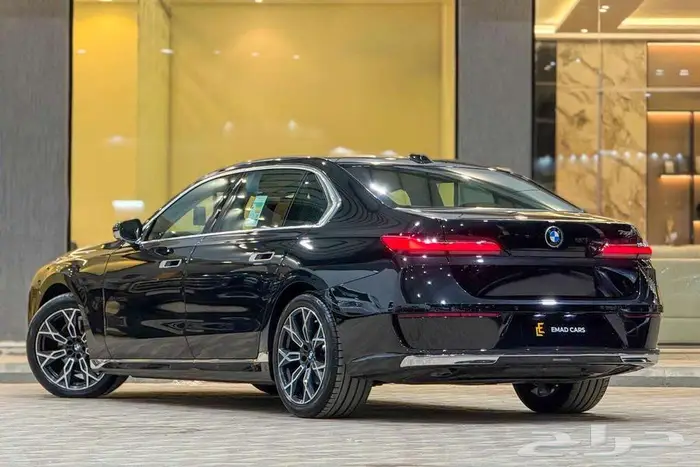BMW 735i LAXURY 2026 اسود خليجي 3