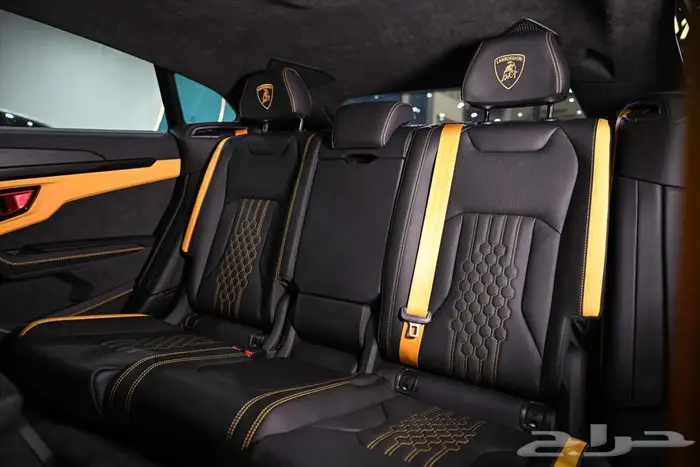 شركة البريمي لسيارات Lamborghini 10