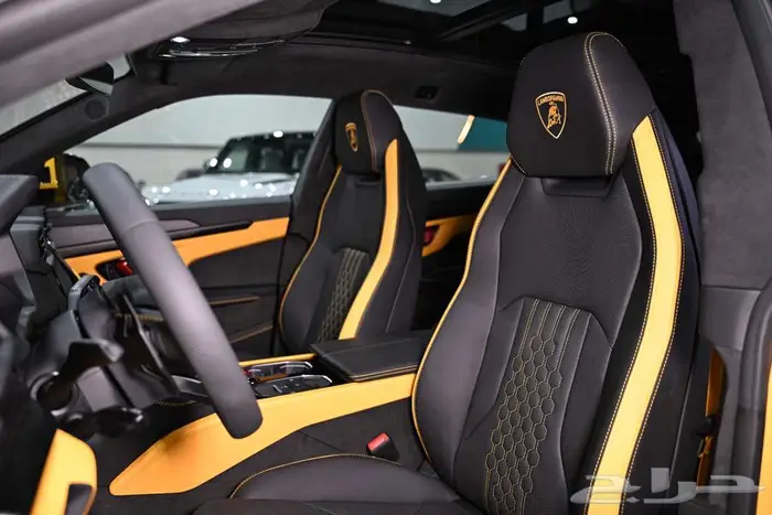 شركة البريمي لسيارات Lamborghini 4