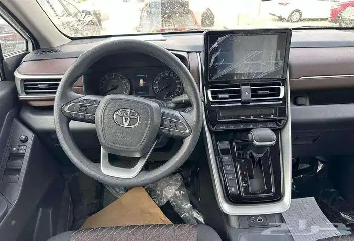 تويوتا انوفا 2025 ستاندر بنزين اصفار 7