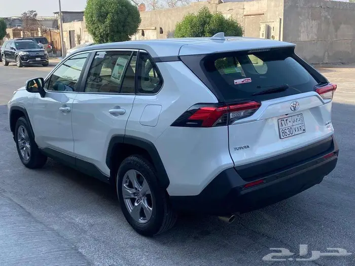 تويوتا راف فور 2023 دفع رباعي سعودي استخدام شخصي للبيع 7