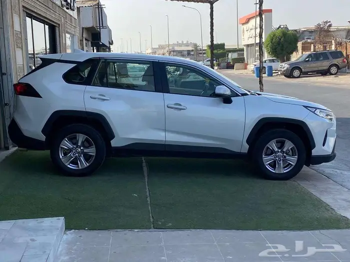 تويوتا راف فور 2023 دفع رباعي سعودي استخدام شخصي للبيع 4