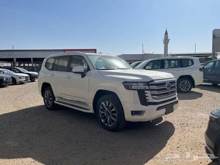 لاندكروزر GXR.V 2024 نقد وتقسيط 1