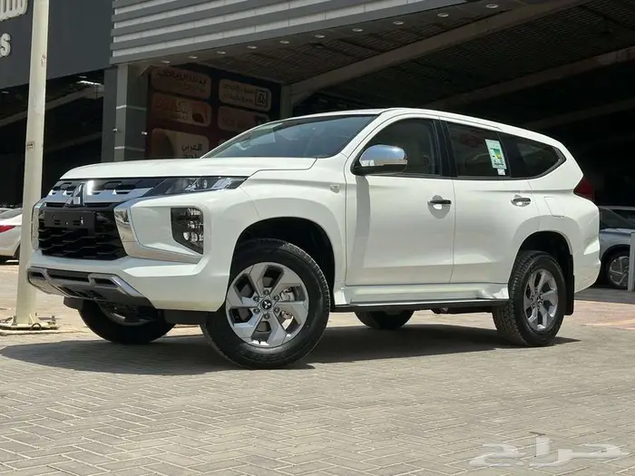 ميتسوبيشي مونتيرو ستاندر موديل 2025 بنزين 0